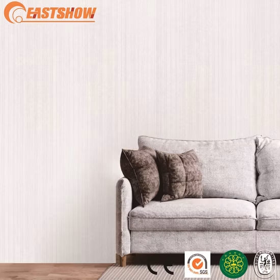 Papel pintado de alta densidad con rayas verticales de colores claros y relieve moderno.